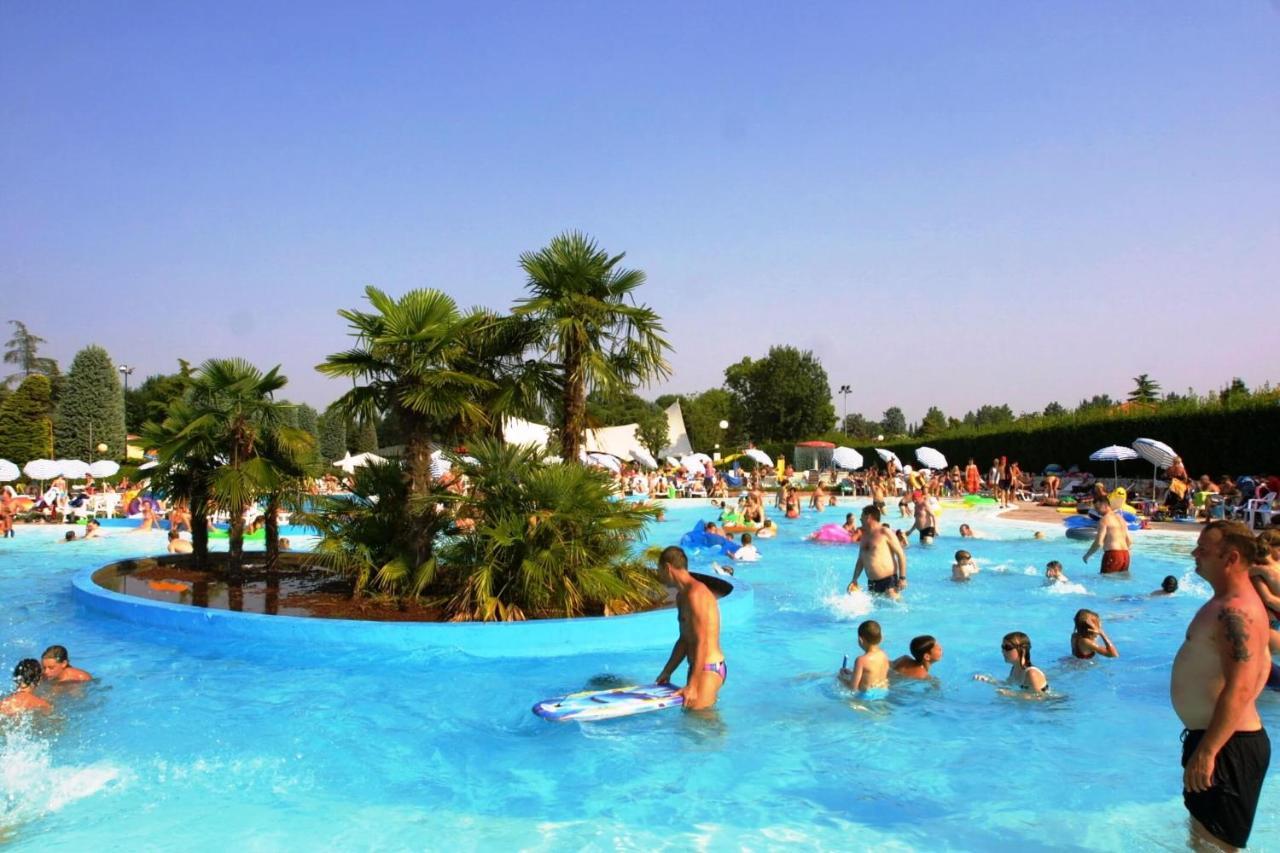 Happy Camp Mobile Homes In Bella Italia Campeggio