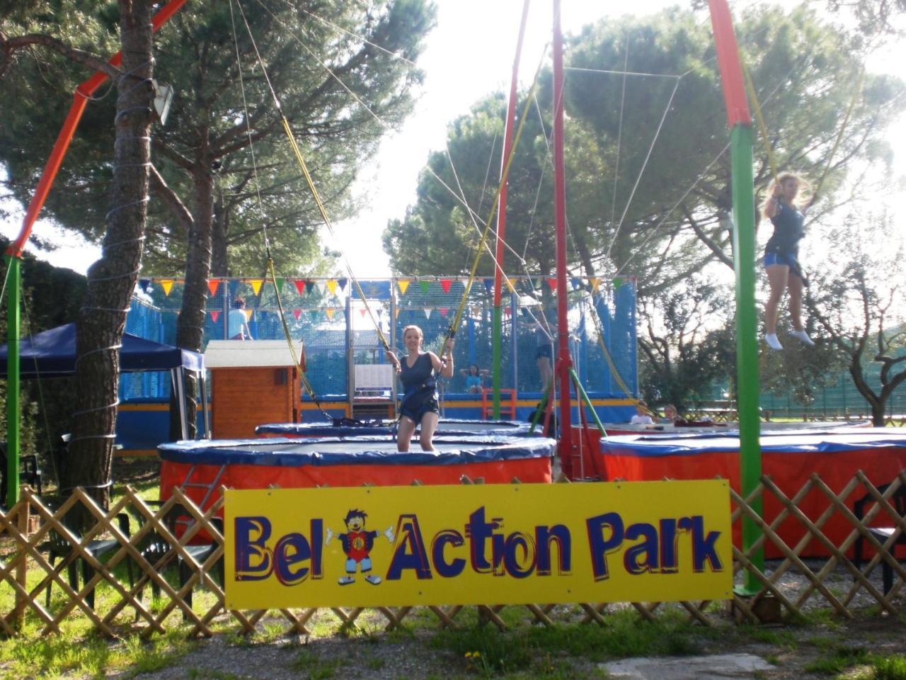 Happy Camp Mobile Homes In Bella Italia Campeggio Peschiera del Garda